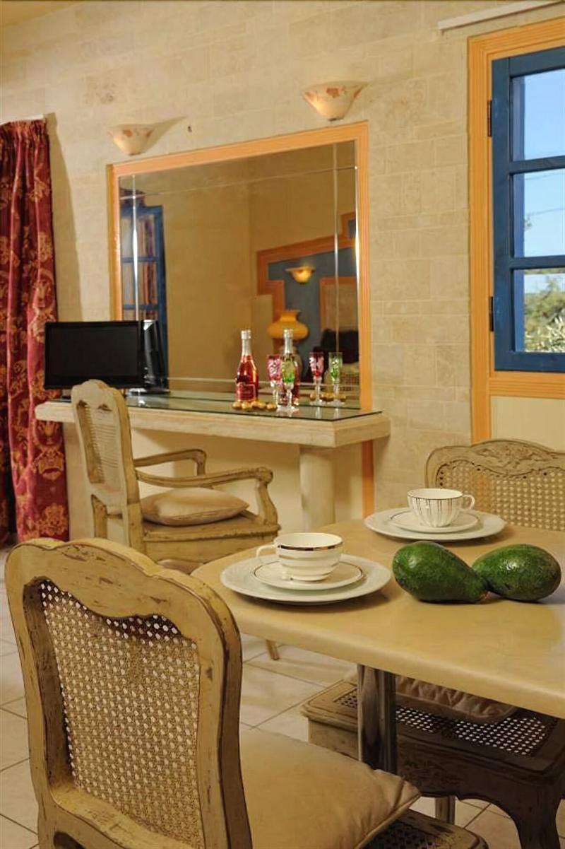 Parthenis Hotel & Suites Malia Exteriör bild