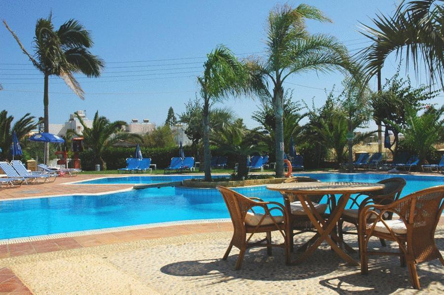 Parthenis Hotel & Suites Malia Exteriör bild